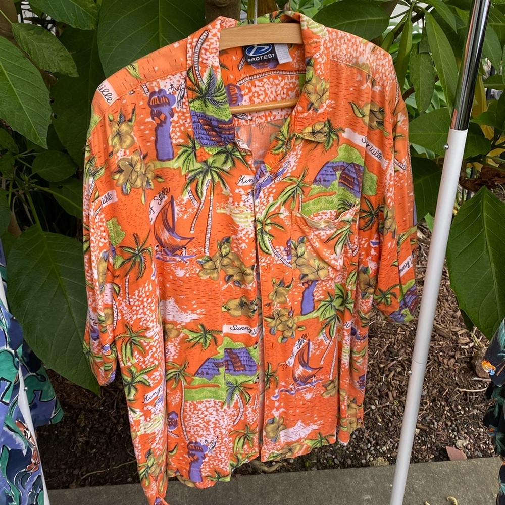 ❗️Price cut ❗️ Vintage men’s Hawaiian shirt